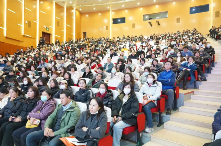 深耕半程 精析教情 笃行致远 再拓新局 ——北京十二中本部初中期中家长会圆满召开